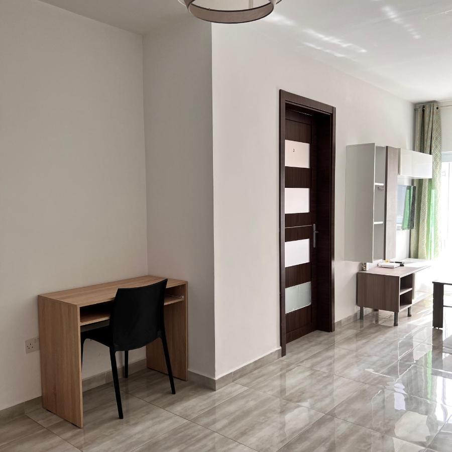 F5 Room 1, Private Double Room With Private Bathroom And Balcony In Shared Flat Мсида Екстериор снимка
